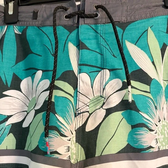 NWT QUIKSILVER SZ 38 Mens Board Shorts w/Pockets, Drawstring Swim Vacation Beach - Picture 4 of 12
